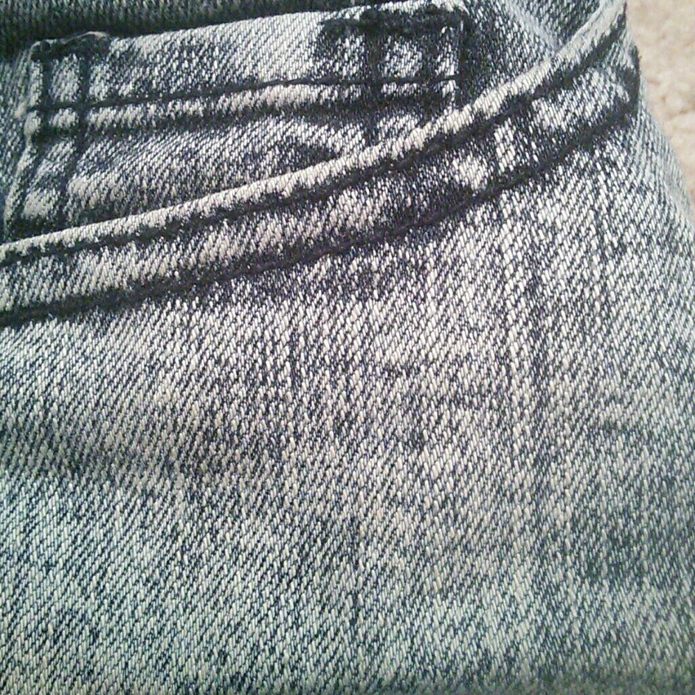 High-wasted shorts - Picture 3 of 3